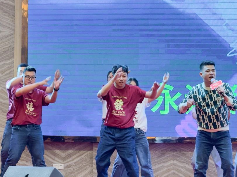 拓路前行·領(lǐng)跑未來 | 集團(tuán)2023年度總結(jié)會(huì)暨2024迎新晚會(huì)圓滿結(jié)束！(圖30)