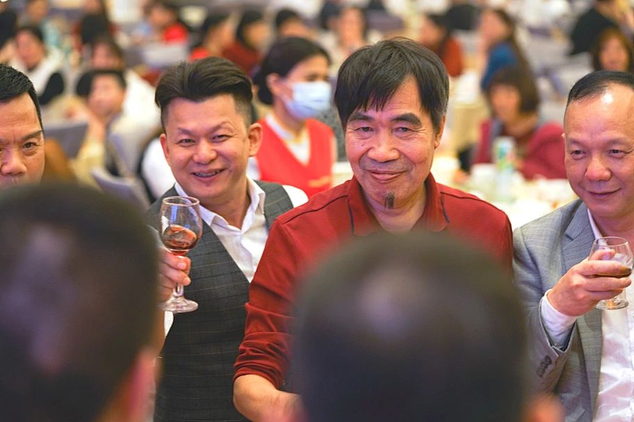拓路前行·領(lǐng)跑未來 | 集團(tuán)2023年度總結(jié)會(huì)暨2024迎新晚會(huì)圓滿結(jié)束！(圖32)