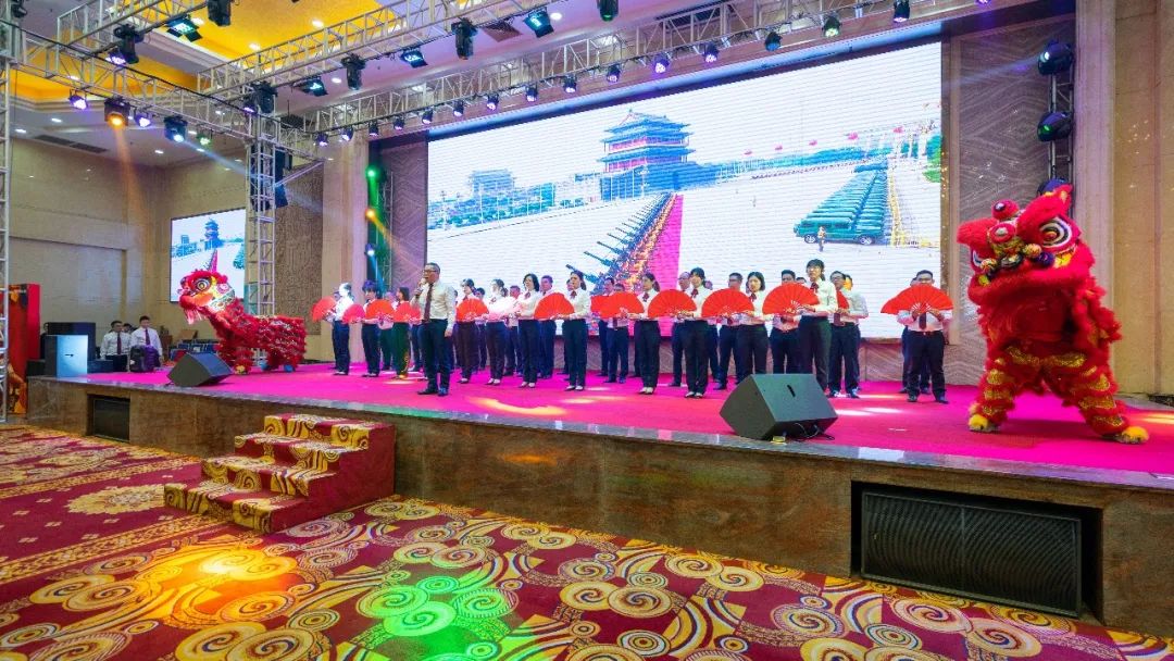 金虎迎新·領(lǐng)跑2022 | 集團(tuán)年度總結(jié)會(huì)暨新年晚會(huì)完美落幕！(圖14)