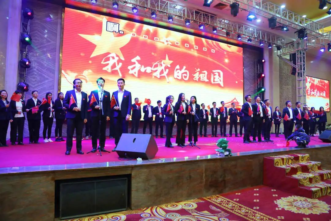 金虎迎新·領(lǐng)跑2022 | 集團(tuán)年度總結(jié)會(huì)暨新年晚會(huì)完美落幕！(圖22)