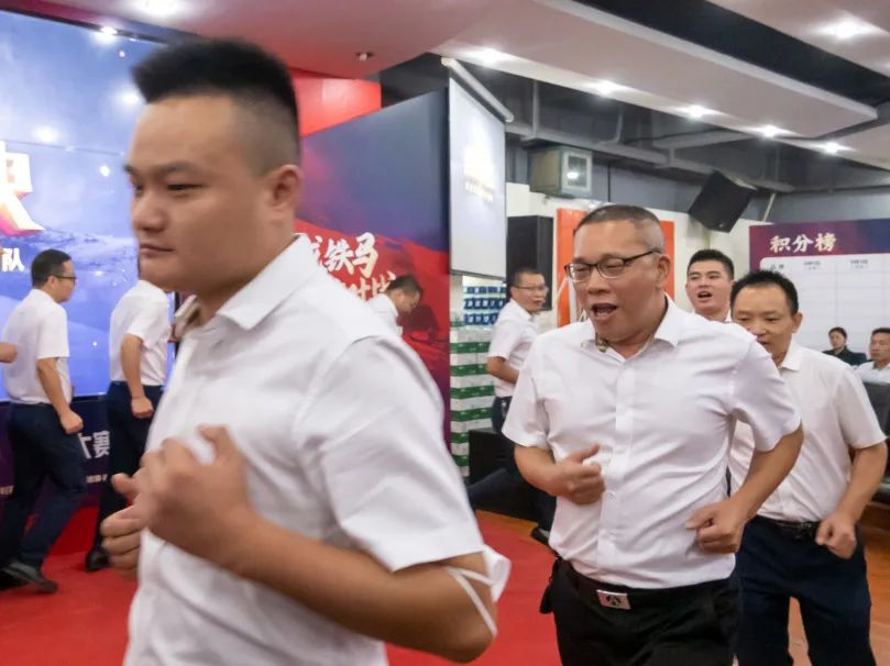燃！“金戈鐵馬 英雄對戰(zhàn)”強輝營銷PK賽正式開啟(圖15)