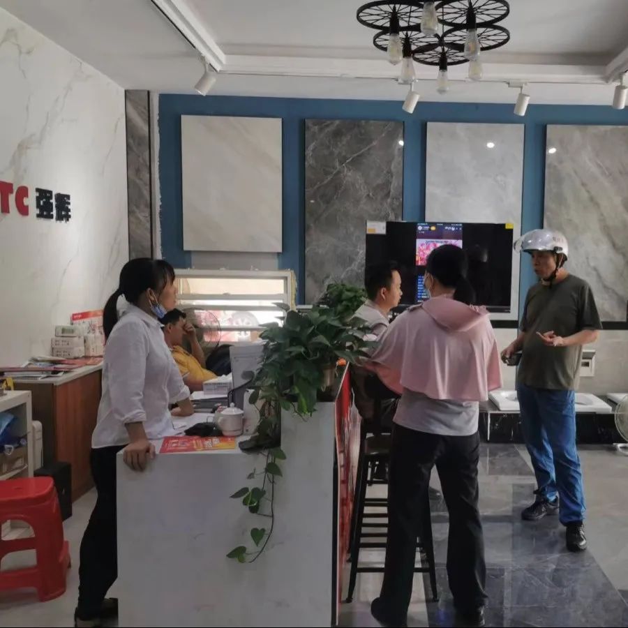 聽說，昨天下午強輝直播間嗨爆了？(圖18)
