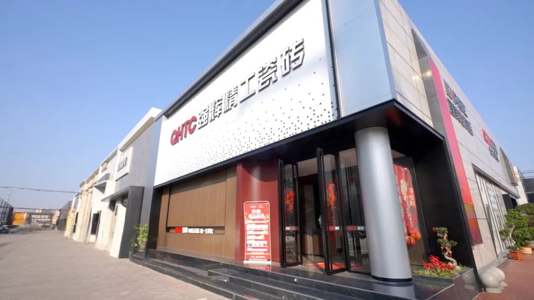 終端風(fēng)采 | 強(qiáng)輝晉江旗艦店，品味質(zhì)感大師館，打卡美學(xué)新坐標(biāo)(圖5)
